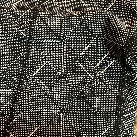 Black and white lulu leggings. - Picture 2 of 3